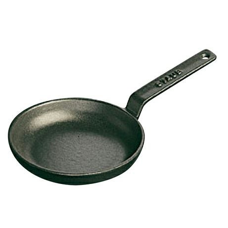 ストウブ ミニフライパン 12cm 黒 40509-529 | 食品包材｜食材の通販